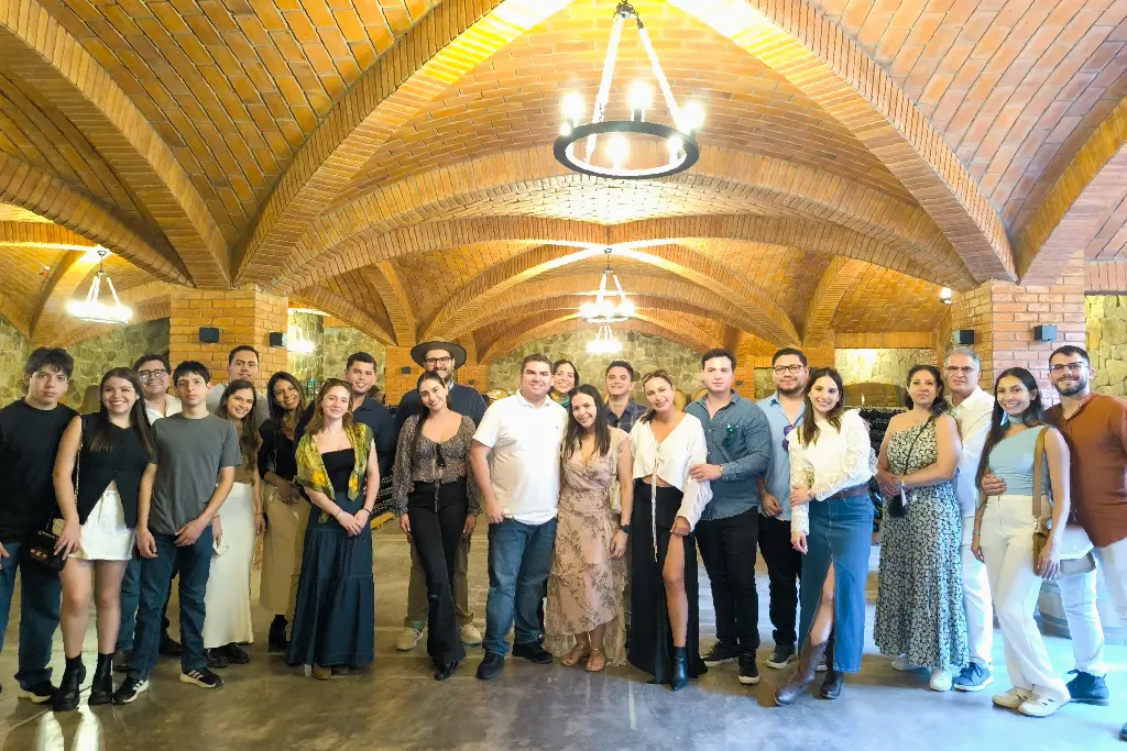 Excursiones de Bodegas de Vinos y Singanis en Tarija Carousel-2